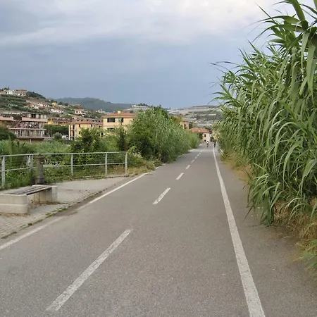L'orchidea Di Riva Riva Ligure